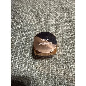 Steve Laurant loose powder